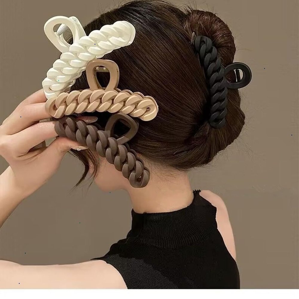 1pc 4.4inch French Hair Claw for Women Ladies Thick Hair,Non-slip Braid Style Super Large Hair Claw for Women Bath,Office Home,Beach (black)