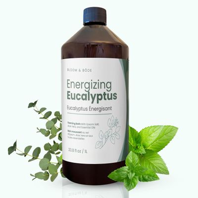 Luxury Foaming Bath - Natural Scented Bubble Bath with Essential Oils and Epsom Salt - Energizing Eucalyptus Scent, 33.8 fl oz / 1L