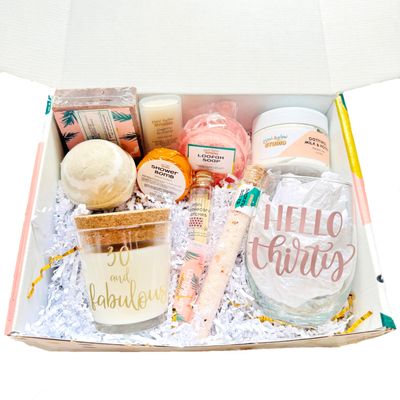 30th Birthday Large Candle Spa Gift Box, Handmade Unique Birthday Basket For Her, Thirty and Fabulous Self Care Gift Set for Women, Best Friend Relaxation Gift Idea (Brunch Queen)
