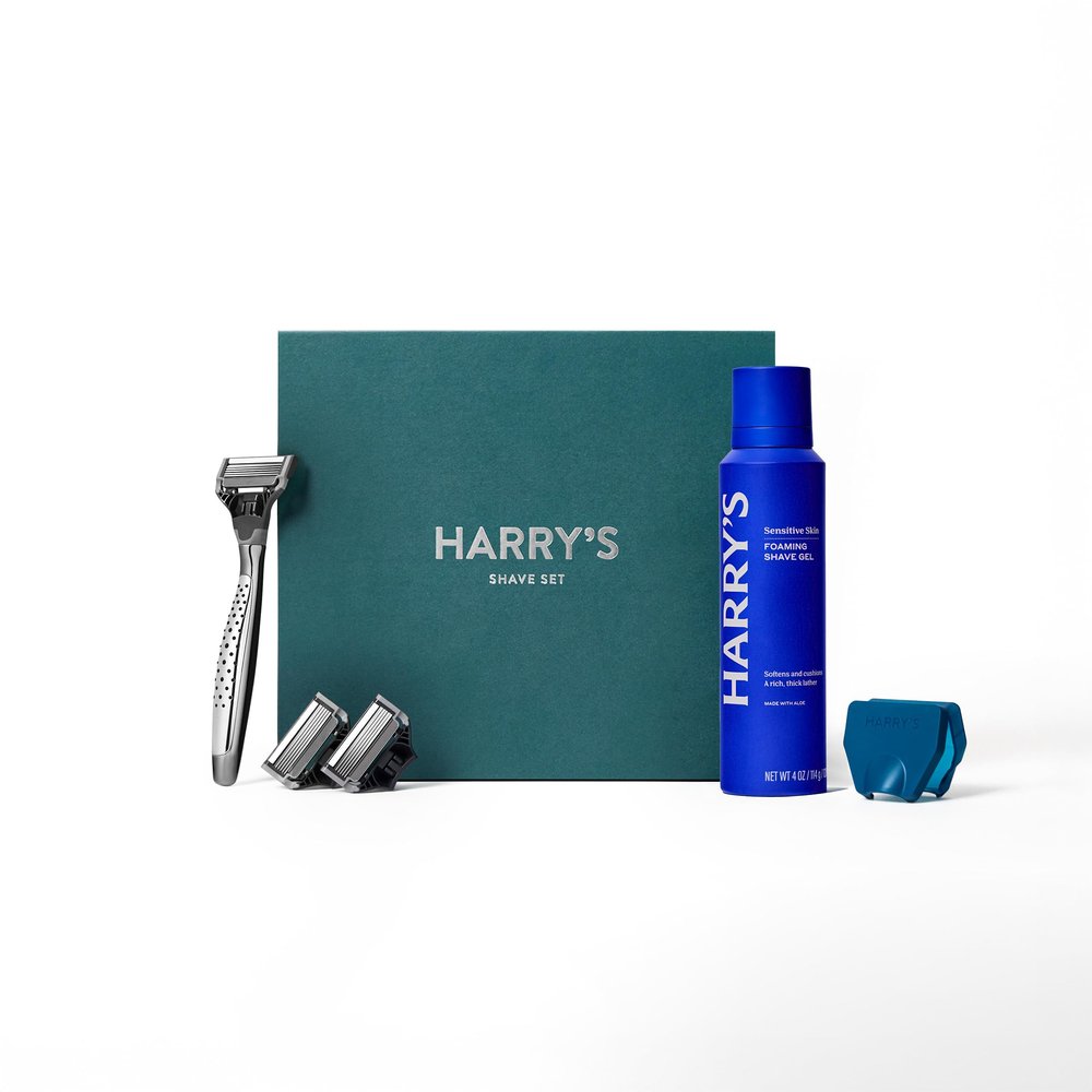 Harry's Shaving Holiday Gift Set for Men - 1 Razor Handle (Craft Edition), 3 Original Razor Blade Refills, Foaming Shave Gel & Travel Blade Cover