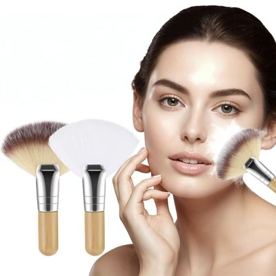 2Pcs Fluffy Facial Fan Brush, Short Handle Facial Brushes, Esthetician Facial Applicator Face Makeup Tools, Soft Bristle Highlighter Brush Face Makeup Tools for Powder Blush Body Powder