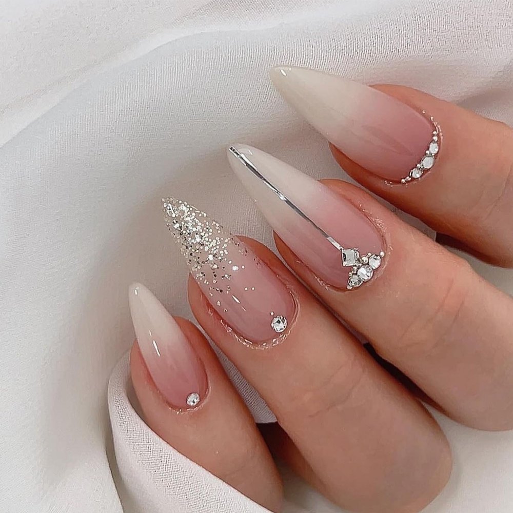 BQZQPAMZ 24pcs Press On Nails Medium Length White Glitter Almond Shape Fake Nails With Rhinestone Line Design Glue On Nails Full Coverage Acrylic Nails Women DIY Manicure Decoration Accessories
