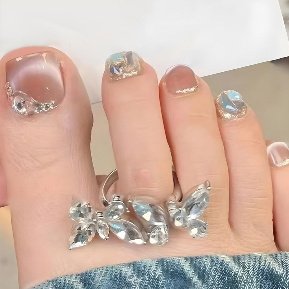 BQZQPAMZ Glitter Press On Toe Nail Short Square Fake Toenails With 3D Rhinestone Design Toe Nail Press Ons Acrylic Stick On Nails for Women Summer Manicure Glossy Toenail Press On Nails