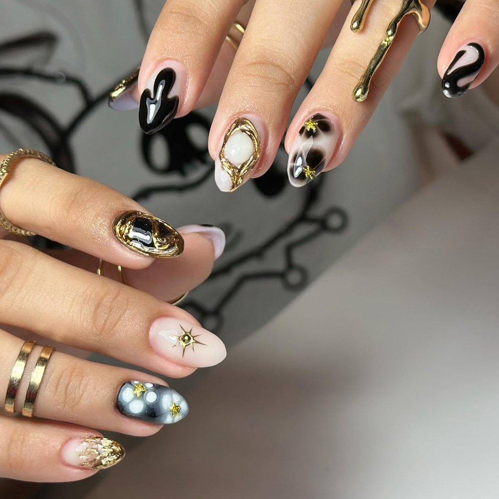BQZQPAMZ Black Gold Fake Nails Glossy Press On Nails Medium Almond Gold Star False Nails With Glue Reusable Full Coverage Acrylic Stick On Nails for Women DIY Spring Nail Art Supplies