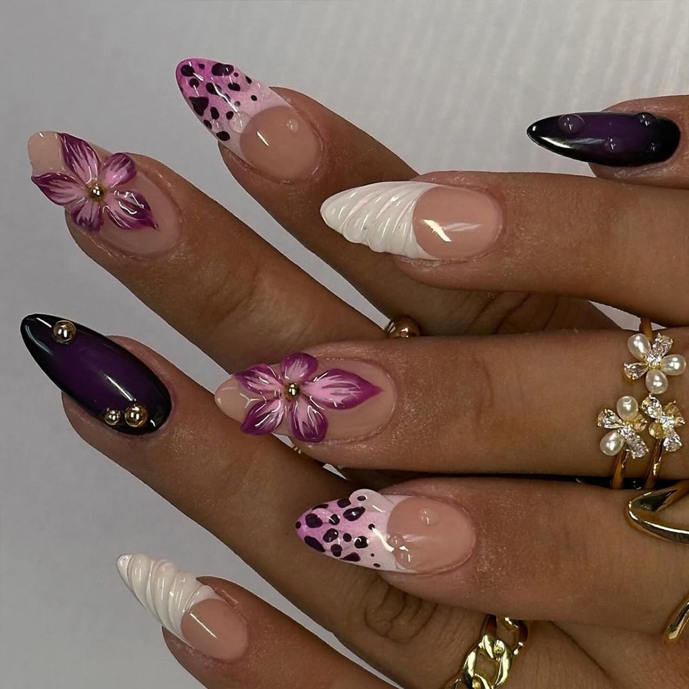 BQZQPAMZ 24Pcs Flower French Tip Press on Nails Purple Floral Medium Length Acrylic fake Nails Full Coverage Stick on Nails Artificial Fingernails for Women Spring Daily Manicure Supplies With Glue