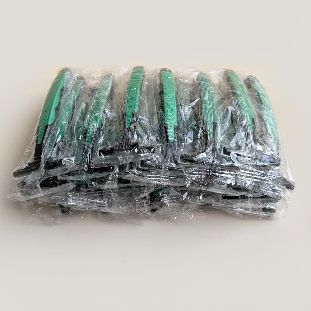 Individually Wrapped 3 Blades Razors Bulk, Travel Size Disposable Manual Razors with Stainless Steel Blade (Green) (100)