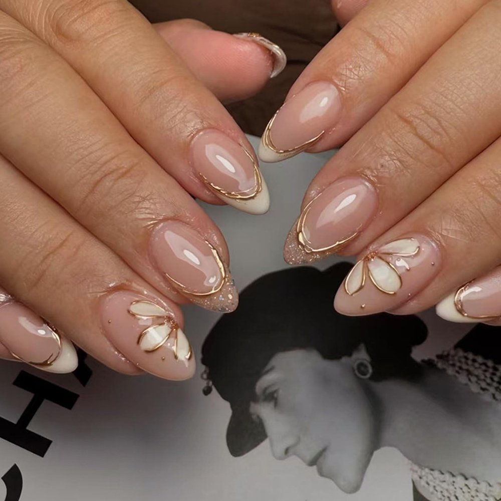 24pcs Flower Almond Shaped Fake Nails Glitter Gold Edge French Tip Press on Nails White Floral Fake Nails with Gold Edge Full Cover Acrylic Nails Women DIY Spring Manicure