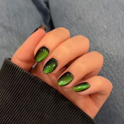 KQueenest Cat Eye Press on Nails Short Oval, 30 Pcs Neon Green Fake Nails Extra Short Round, Sparkly Glitter Black Glue on Nails Almond, Reusable Chrome False Nails for Women Small Sizes, for Party