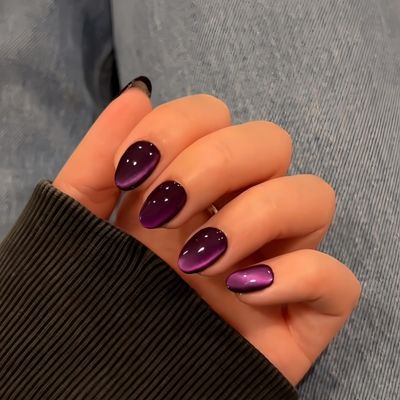 KQueenest Cat Eye Press on Nails Short Oval, 30 Pcs Dark Purple Fake Nails Extra Short Round, Sparkly Glitter Black Glue on Nails Almond, Reusable Shiny Chrome False Nails for Women Small Size