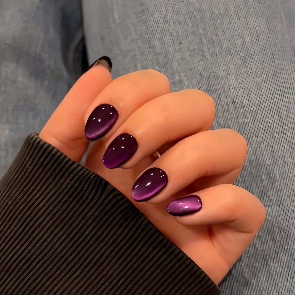 KQueenest Cat Eye Press on Nails Short Oval, 30 Pcs Dark Purple Fake Nails Extra Short Round, Sparkly Glitter Black Glue on Nails Almond, Reusable Shiny Chrome False Nails for Women Small Size