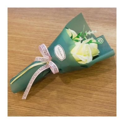 3 Heads Mi~i Artificial Rose Bouquet Hand Holding Soap Flower Valentine Day Gift Gift Box Decoration Women Girl Bath Facial Soap(White)