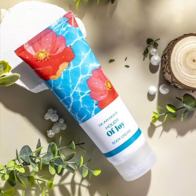 Body Butter Mousse for Women 8 oz / 226 g Hydrating & Nourishing Body Care Non-Greasy, Whipped Body Cream with Floral & Powdery-Milk Notes Daily Body Glaze & Skin Moisturizer (Holiday of Joy)