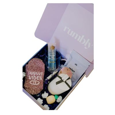 Surrogacy Transfer Box for Gestational Carrier - 7-Item Care Package with Lip Balm, Rose Quartz Bracelet, Bath Soak, Mug, Socks, Candle & Tea - Embryo Transfer Gift