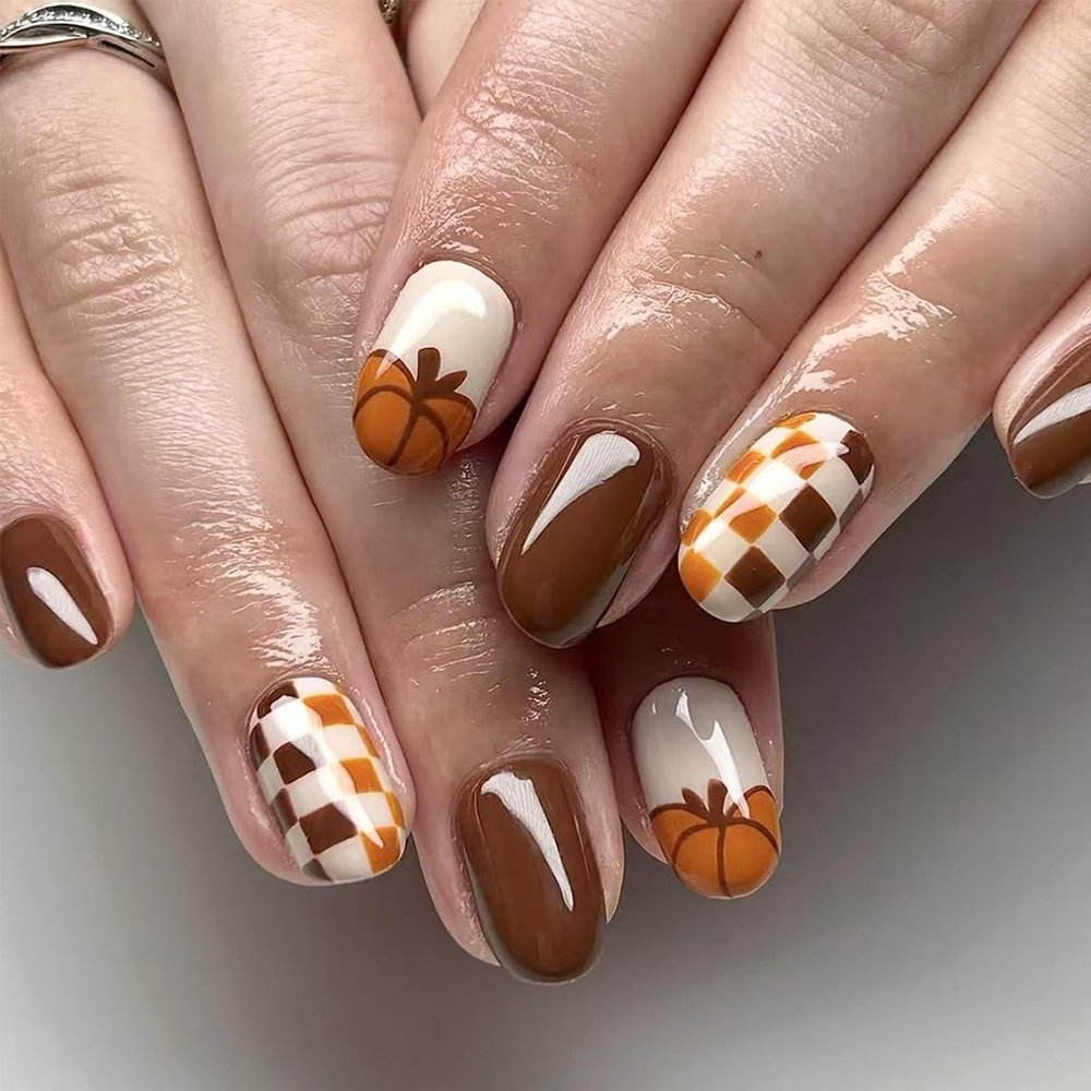 24Pcs Fall Thanksgiving Press on Nails Short Rounded Cute Pumpkin Fake Nails with Designs Brown Reusable Acrylic Nails for women Autumn Nail Art Supplies