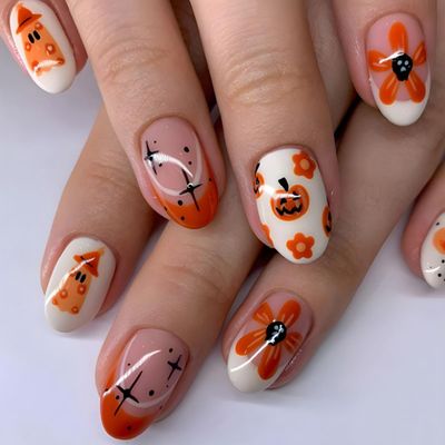 24Pcs Halloween Press on Nails French Tip Short Almond Fake Nails Cute Pumpkin Flower Ghost Stick on Nails Full Cover Acrylic Nails for Women Manicure Halloween Nails Decoration