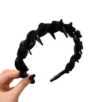 2025 New U Shape Fashion Tooth Hair Comb Headband, Elegant Braided Wavy Headband, Non Slip Hair Hairband for Women (S5 black,One size)
