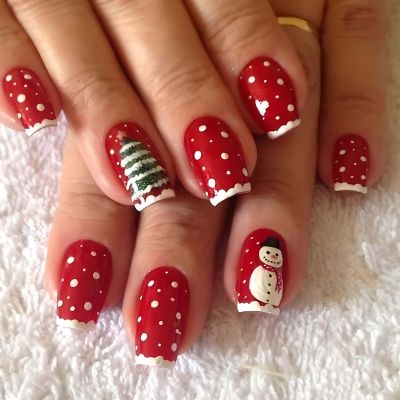 24Pcs Christmas Press on Nails Short Square Christmas Tree Snowman Fake Nails Cute Red Glue on Nails Christmas Acrylic Nails for Women Winter Holiday Nail Art Supplies Nail Decoration