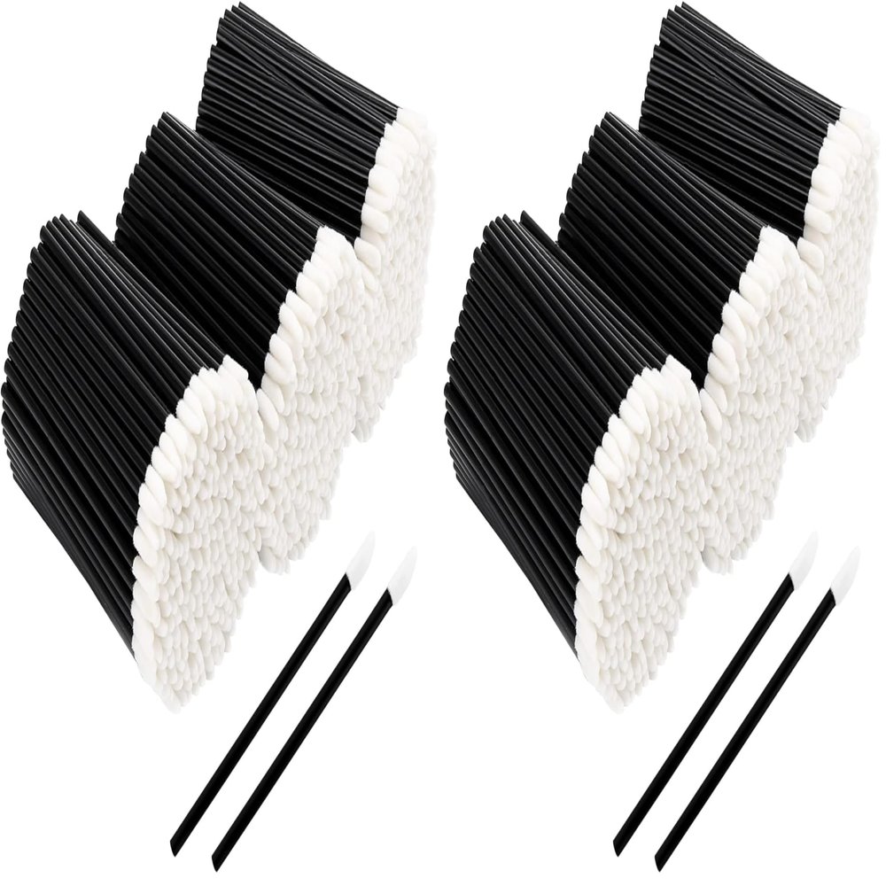 700 Piece Disposable Lip Wands - Lip Brushes, Lipstick & Gloss Applicators - Lint Free Makeup Applicator Brush Beauty Tool (Pack of 2)