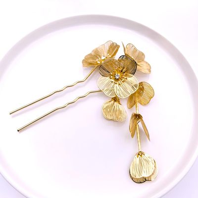 1pcs Rabithenn Gold Wire Floral Hairpin - Chinese Metal Art Hair Stick, Handcrafted Filigree Hair Accessory for Women, Vintage Elegant Hair Jewelry (Gold Metal Flower)