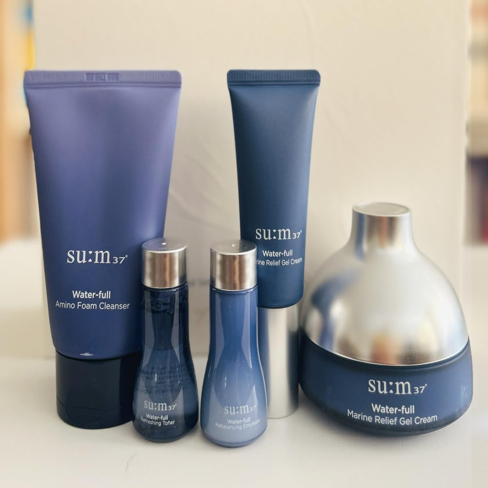 Daily Moisturizer for Soothing Skin Relief, Light Texture Gel Cream, Su:m37 Water-Full Marine Formula (Special Set of 5 Items)