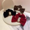 EWUROI Retro Temperament Imitation Pearl Square Buckle Velvet Hair Circle Ornaments view 4