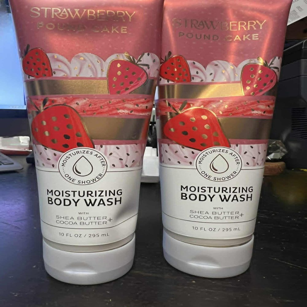 2 STRAWBERRY POUND CAKE Bath & Body wash