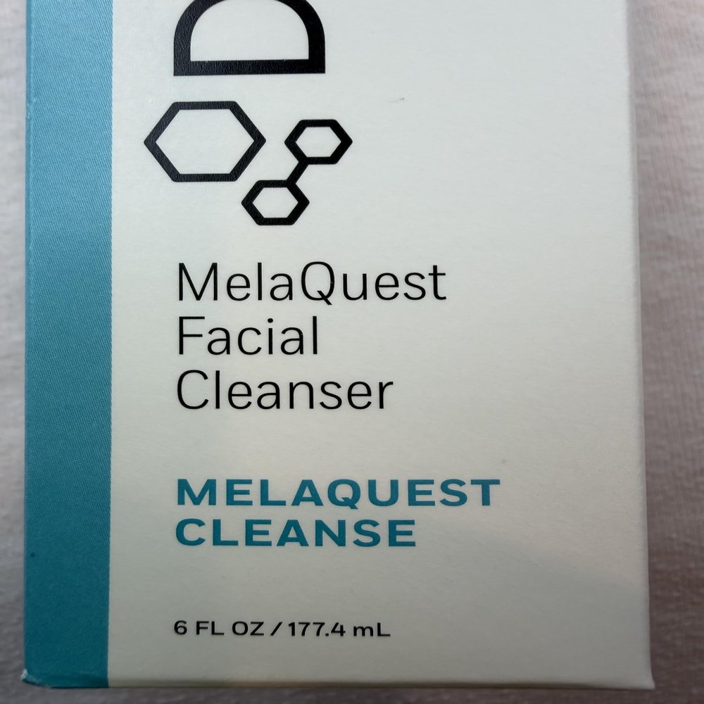 Derma MelaQuest Hydrating Facial Cleanser - Sulfate Free Gentle Face Wash for Women & Men - Brightening Cleanser Formulated with Vitamin C & Panthenol to Help Hydrate & Even Skin Tone (6 fl oz)