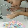 INOOMP 500g Cotton Balls for Face Cleaning Newborn Soft Cotton Balls in Pink Yellow Blue for Beauty and Home Use view 4