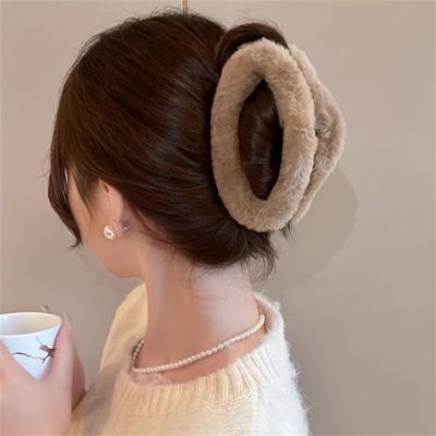 CDGTHYU Autumn and winter plush clouds grasp clip female back of the oversized hair volume more plate hairpin shark headdress(E)