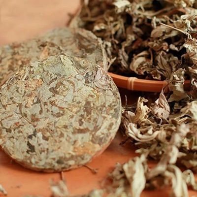 Portable Travel Size Wild Sun-Dried Qi Ai Mugwort Leaves (No Stems) Aged Artemisia argyi Leaf, for Foot Soak, Bath, Air Purification Compressed Mugwort Brick(1.1lbs)