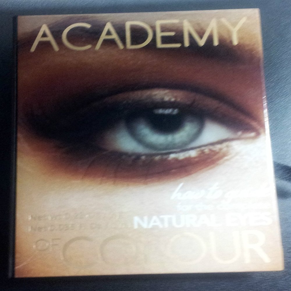Academy of Colour - How to Guide for the Complete Natural Eyes