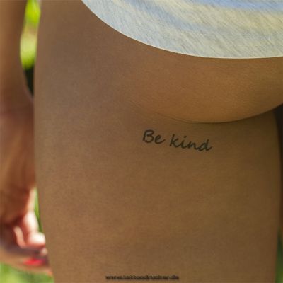 10 x Be kind - Be free - Tattoo lettering in black - Temporary skin tattoo (10)