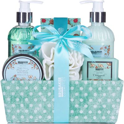 BRUBAKER Cosmetics Relaxing at Home Spa Bath Kit - Fresh Chamomile Scent - 7 Pcs Bath & Body Gift Set for Women - Includes Shower Gel, Body Lotion, Body Scrub, Bath Salts, Soap, Loofah & Nice Basket