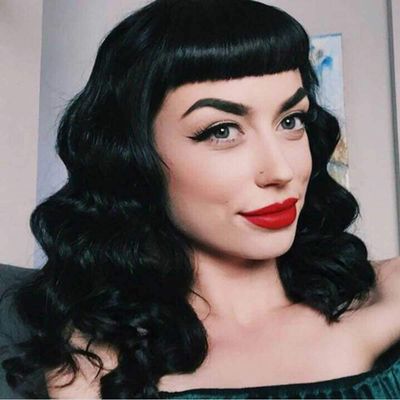 DIFEI Rockabilly Vintage Wig Audrey Hepbum Short Bang Wig Long Finger Wavy Wigs for Women (Black)