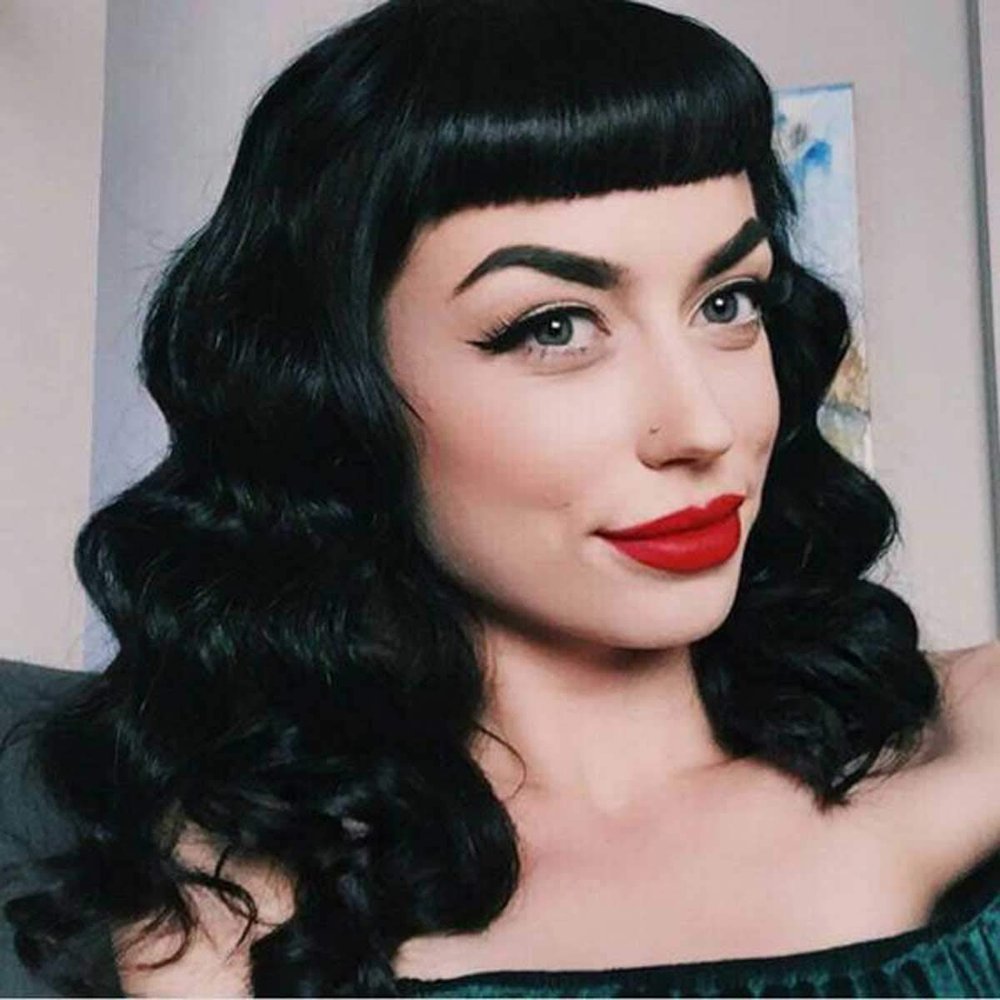DIFEI Rockabilly Vintage Wig Audrey Hepbum Short Bang Wig Long Finger Wavy Wigs for Women (Black)