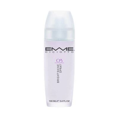 EmmeDiciotto 03 Bright Shine Spray 100ml loud of light envelops the style and gives it the perfect finish.