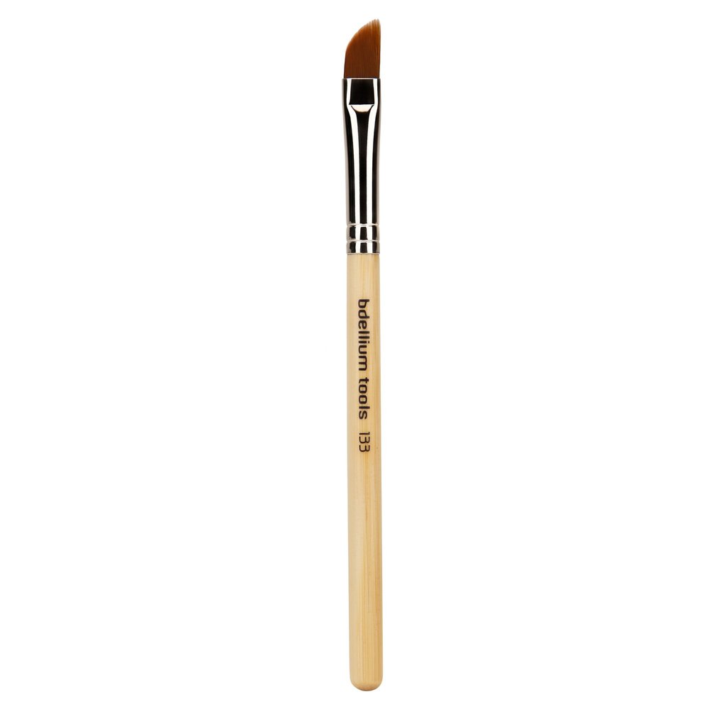 Bdellium Tools Professional Makeup Brush - Special FX Series 133 Small Dagger - With Soft Synthetic Fibers, For Lining the Eye Area (Bamboo, 1pc)