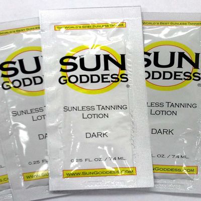 Best Sunless Self Tanning DARK Spray 6 oz + Best Sunless Self Tanning Applicator Mitt + Best Sunless Self Tanner Application Gloves + 1 Self Tanner Lotion Sample - Best #1 Sunless Self Tanning Spray