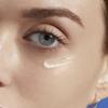 Biotherm Aquasource Total Eye Revitalizer Gel  Hydrating Gel with Depuffing Agents to Awaken and Reduce Under-Eye Bags, with Instant Cooling Effect, 0.5 fl. oz. view 4